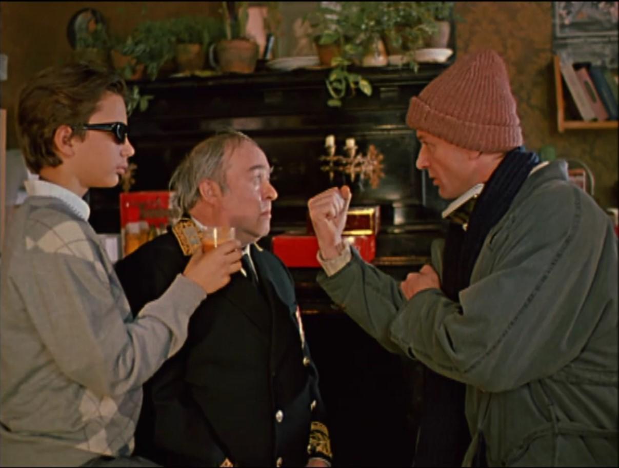 Чёрная роза — эмблема печали, красная роза — эмблема любви