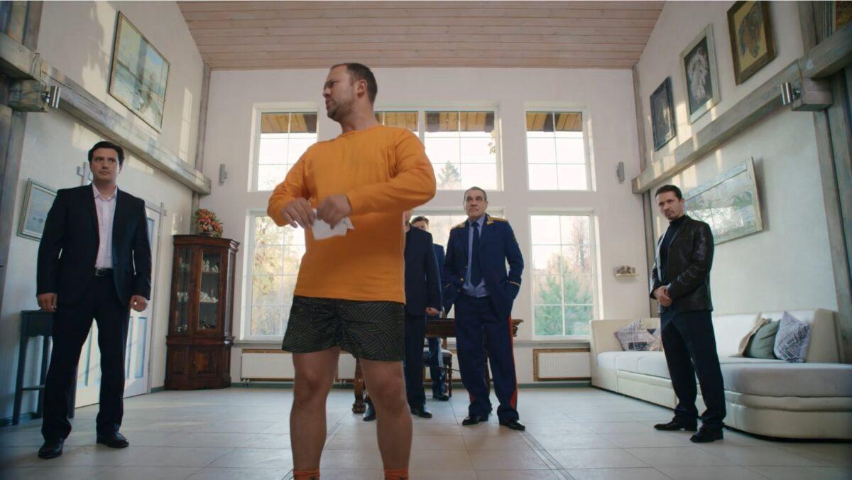 Тёмная лошадка